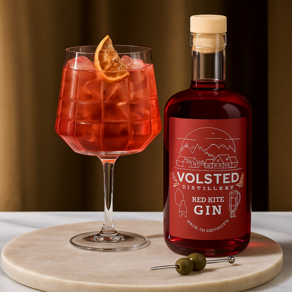 Volsted Red Kite Gin + 2 stk The Blend Gin Glass